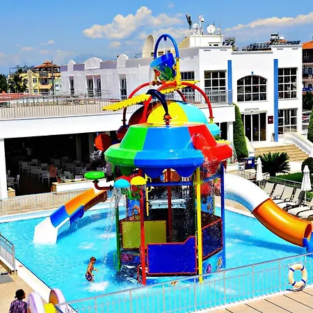 מלון Dream Family Club 5*